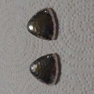 Silver earrings,Triangle shape,Hammered silver tone.